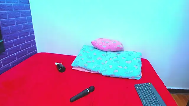 Cora 222 online show from November 14, 6:08 pm