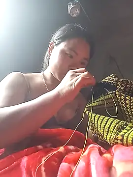 may-squirl online show from September 29, 6:40 am