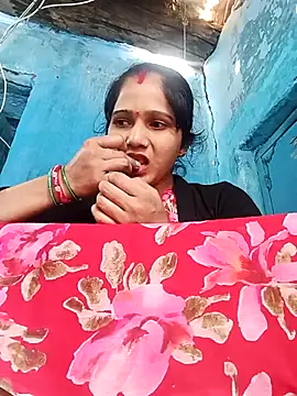 Jooli xx online show from April 8, 6:26 am