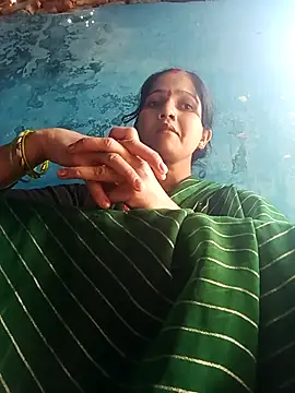 Jooli xx online show from March 25, 9:01 am