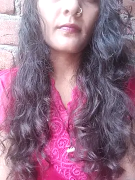 posewith online show from September 15, 8:22 am