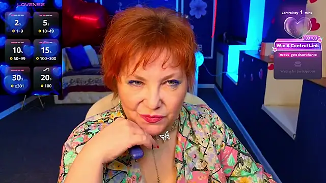 Kira Kenett online show from March 11, 8:33 pm