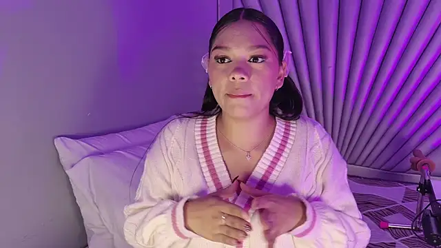 HatsaJones online show from April 1, 4:46 am