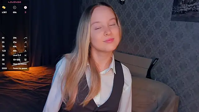 SoonMoor online show from September 24, 5:45 pm