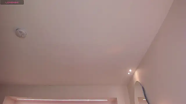 LucyWeiss  online show from November 29, 9:30 pm