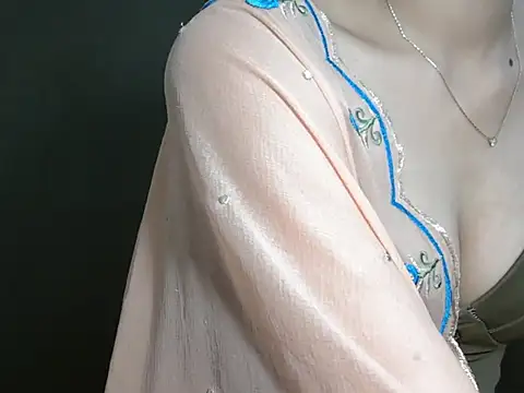 cute seemu online show from October 4, 5:57 am