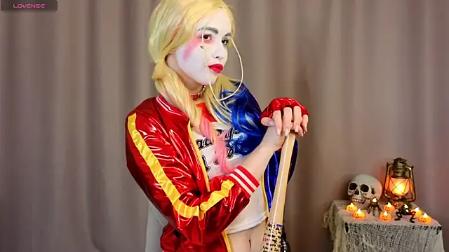 VinnieSerrano online show from October 31, 1:04 pm