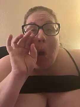 sexymommy1988 online show from October 20, 4:15 am