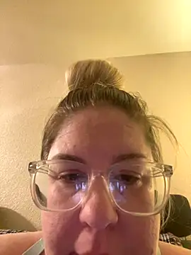 sexymommy1988 online show from September 13, 5:15 am