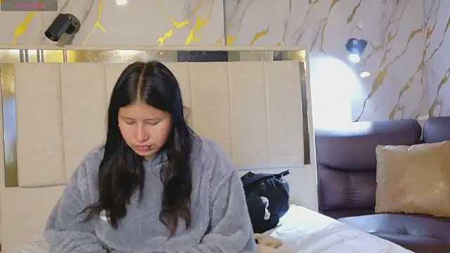 Olivia11  online show from April 9, 12:43 pm