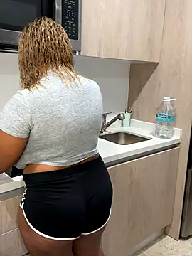 x deluLuz x online show from October 16, 2:58 am