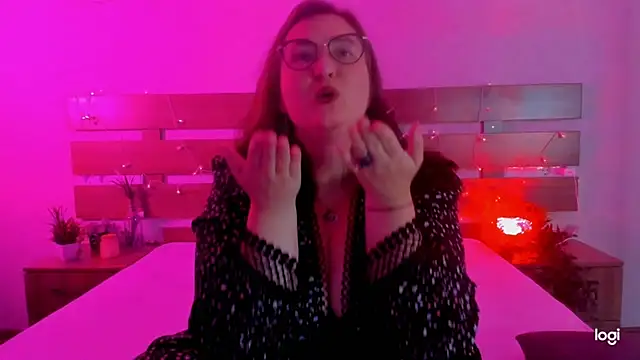 DorothyBrown online show from October 22, 7:30 pm