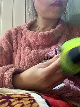 tuyetnhi-00 online show from January 6, 2:04 am