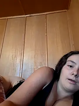 YoungLiisaxx online show from September 16, 7:49 am