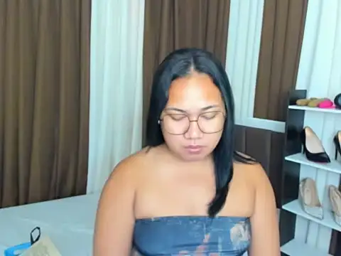 TsUncutKaren online show from September 14, 6:44 am