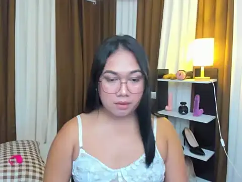 TsUncutKaren online show from October 1, 5:23 am