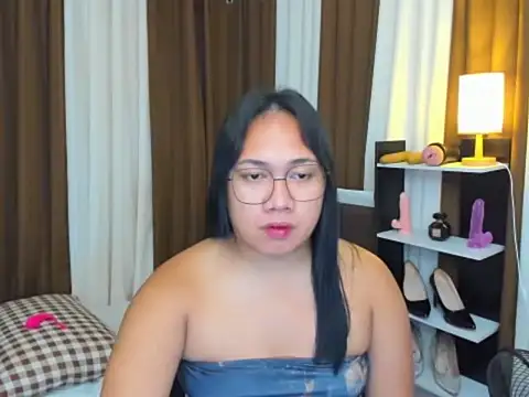 TsUncutKaren online show from September 28, 5:40 pm