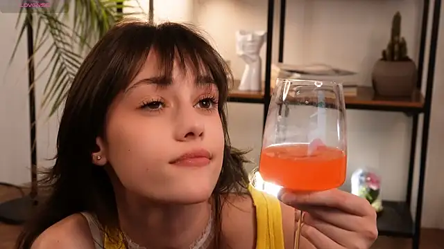 ttragedienne online show from October 8, 2:32 pm