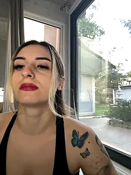 Ella Vee online show from September 25, 5:06 am