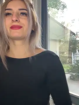 Ella Vee online show from September 27, 5:36 am