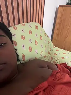 LunaSthena online show from January 31, 8:07 pm