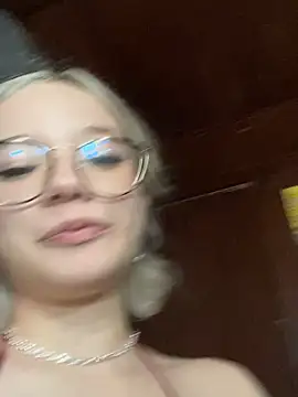 sukubo   online show from February 1, 9:30 am