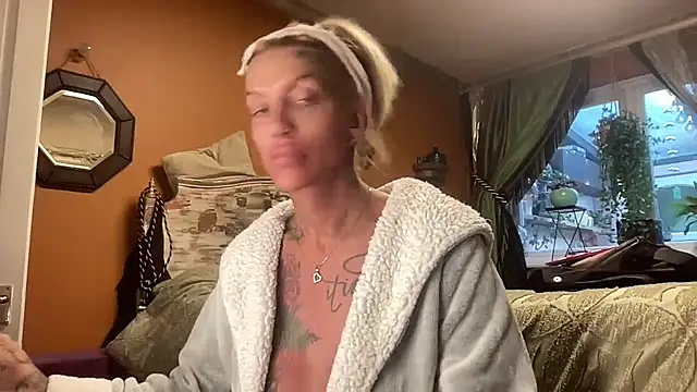 xl uk top trans online show from September 15, 7:16 am