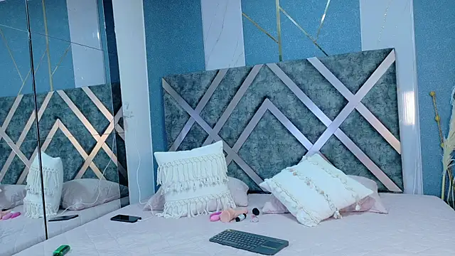 AteneaCox online show from October 2, 5:01 am