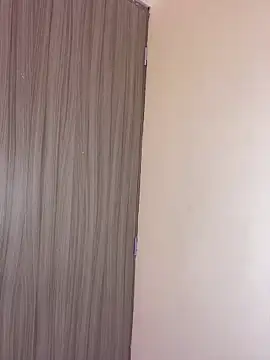 Emily Vaughan online show from December 23, 5:00 am