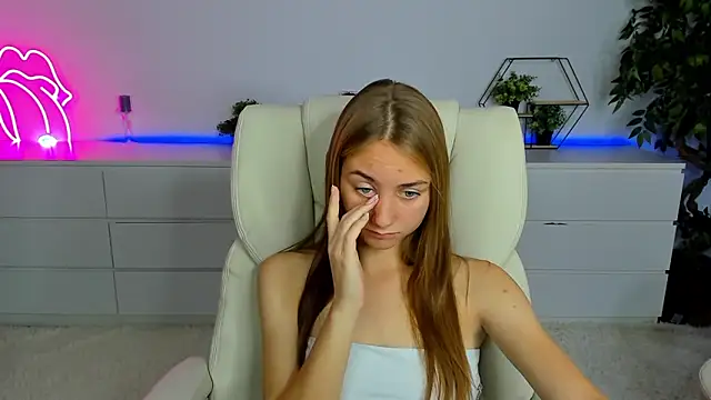 MilaAddams online show from September 27, 6:09 am