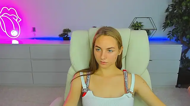 MilaAddams online show from September 30, 12:22 pm