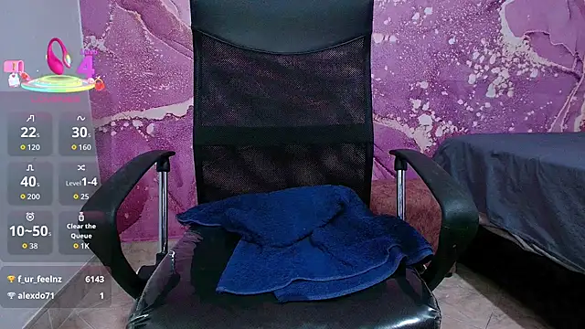 lucyy latin online show from September 27, 1:57 am