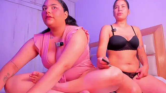 Mia and lexy online show from September 29, 3:00 am