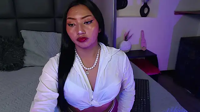 Isabella Diamon online show from September 9, 1:27 am