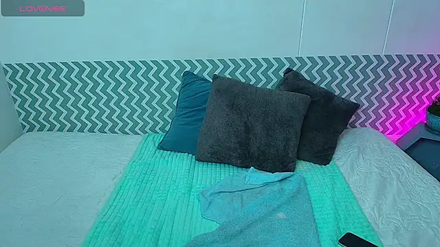 EmilyCoy  online show from October 12, 3:53 am