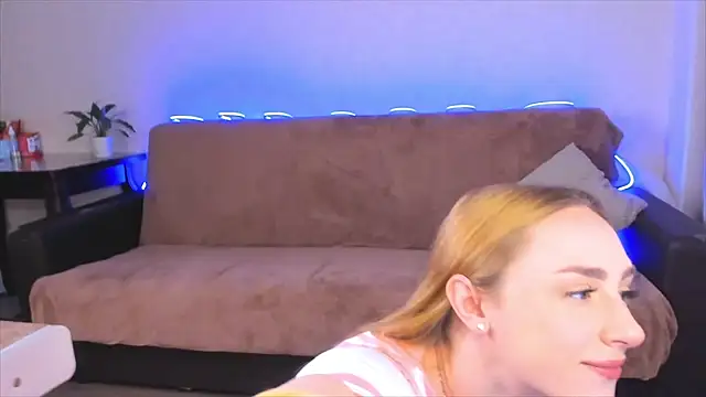 Dana  Whitttte online show from October 2, 3:44 am