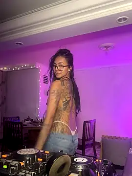 GiorgiaLuxee online show from September 15, 1:36 am