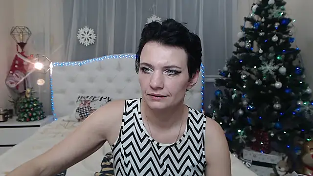 AvaSaturnian online show from November 29, 1:37 pm