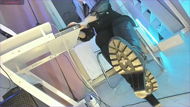 CruelSiren online show from October 1, 6:46 pm