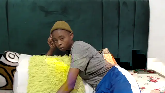 SweetSlenderChoc online show from January 17, 10:12 am