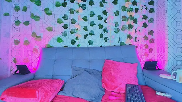 collet 1 online show from September 28, 12:32 pm