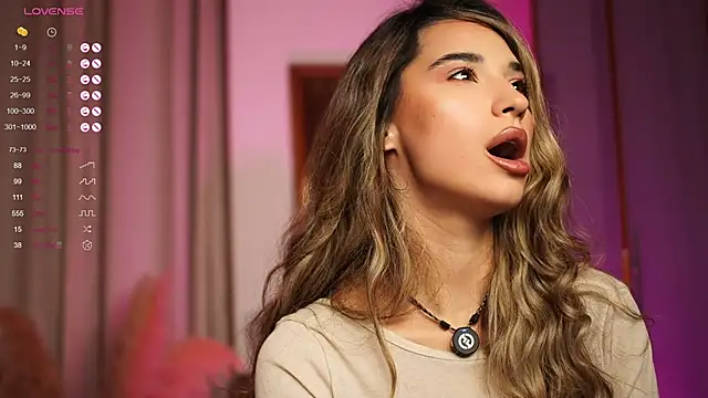 ItalianGirl online show from October 20, 7:06 pm