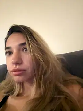 ItalianGirl online show from October 5, 10:26 pm