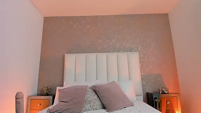 KaylieBrooks online show from March 3, 7:20 pm