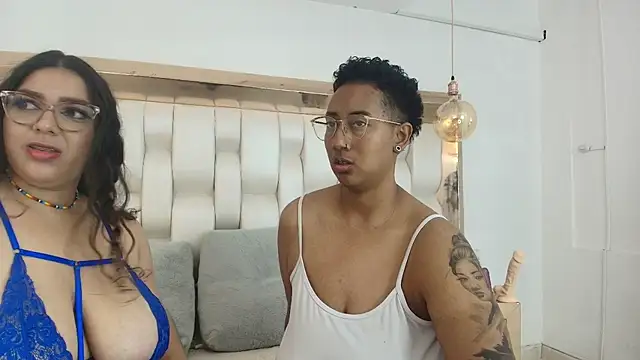 TiffantyAndStacy online show from September 18, 8:07 pm