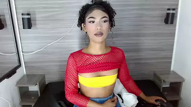 Penelopee Rouse online show from January 15, 7:42 pm