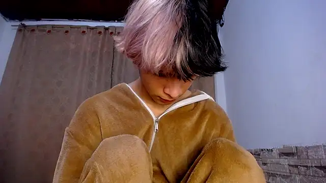 DaraKat18 online show from April 5, 10:20 pm