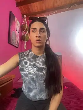 lola diez online show from October 23, 8:15 pm