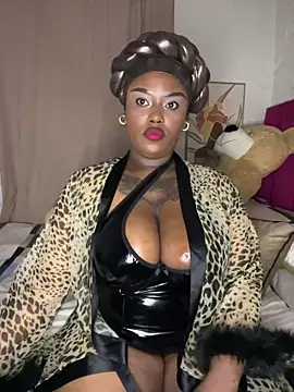QUEEN NOBUHLE 777 online show from June 1, 10:32 pm