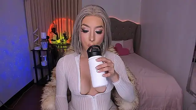 Dream Goddess online show from December 14, 7:47 am